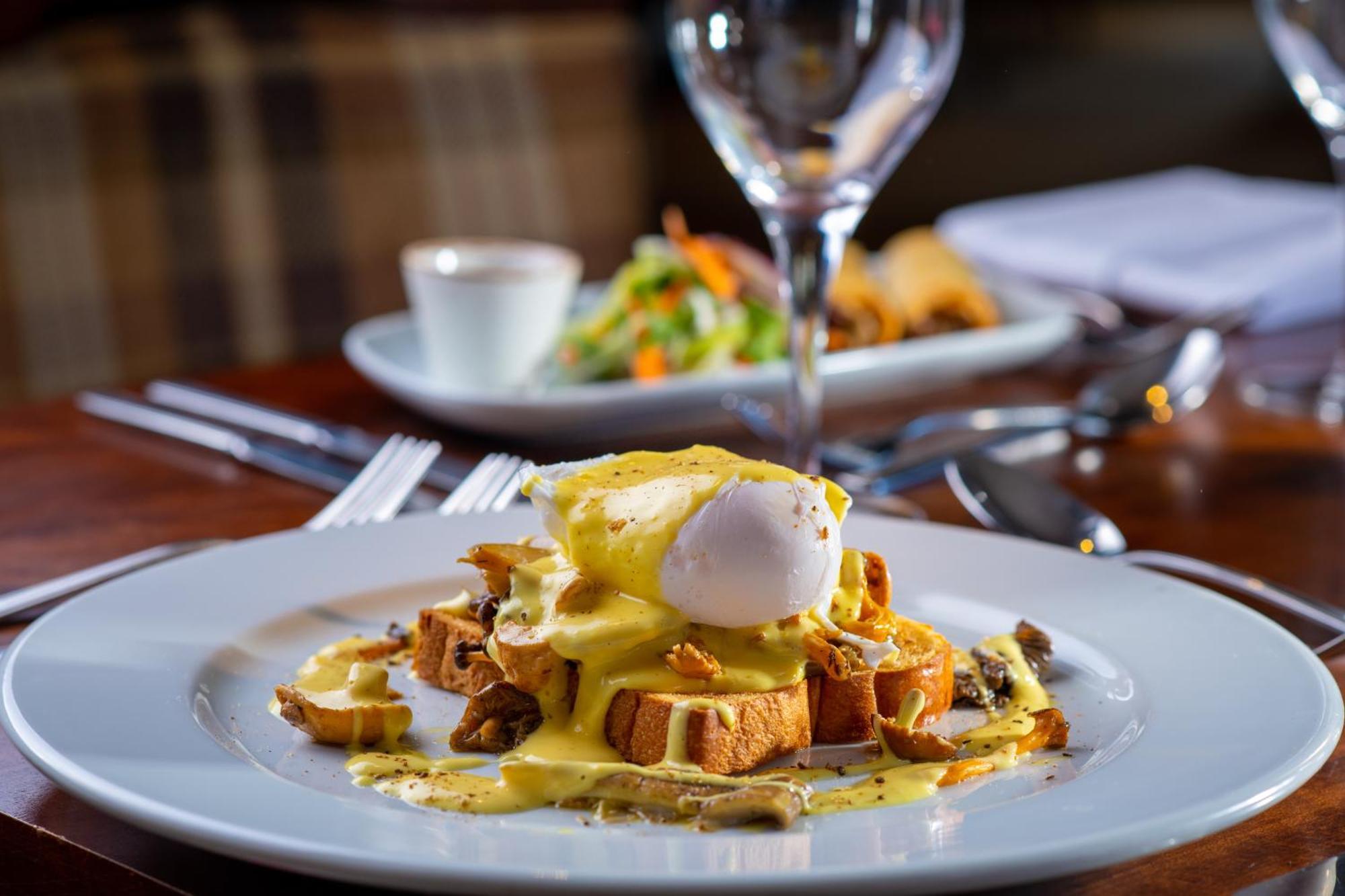 Hotel The Millstone, Mellor Blackburn  Exterior foto Eggs Benedict